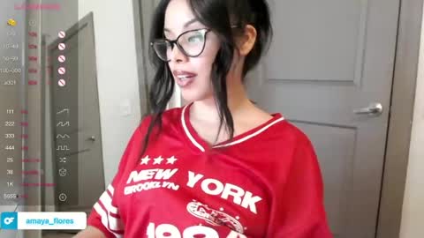 Snapshot of amaya_floress chatting on March 6, 2025, 8:52 am amaya_floress online show from March 6, 2025, 8:52 am