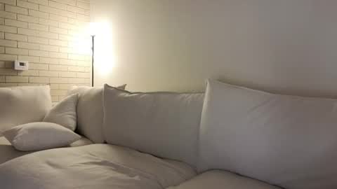 amaya_floress online show from June 17, 2026, 10:28 am