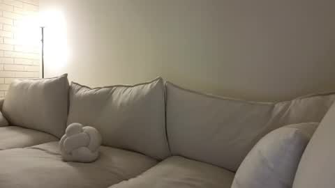 amaya_floress online show from June 30, 2026, 5:52 am