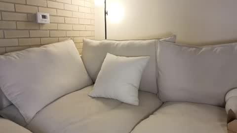 amaya_floress online show from July 27, 2026, 5:58 am
