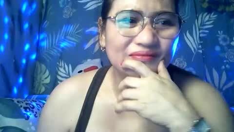 Snapshot of amazing_angel22 chatting on December 17, 2025, 5:19 pm amazing angel online show from December 17, 2025, 5:19 pm