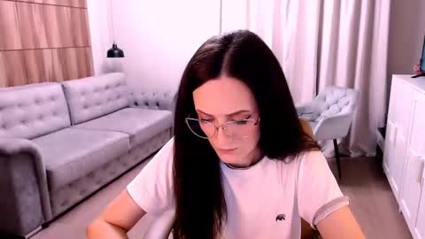 Izza online show from November 24, 2025, 10:48 am