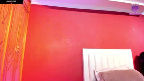 Snapshot of ambaar5 chatting on December 4, 2025, 11:52 am Sara online show from December 4, 2025, 11:52 am