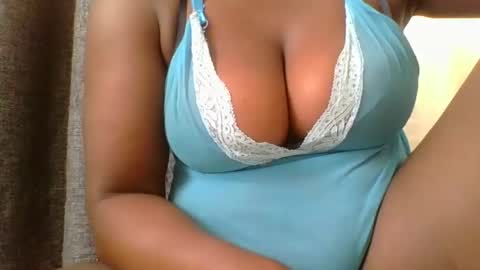 Snapshot of ambar_jasiri chatting on January 26, 2025, 12:54 pm Mia online show from January 26, 2025, 12:54 pm