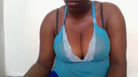 Snapshot of ambar_jasiri chatting on November 28, 2025, 7:00 am Mia online show from November 28, 2025, 7:00 am