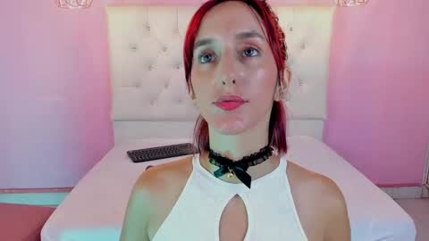 Snapshot of ambar_roux1 chatting on February 6, 2025, 2:37 pm ambar_roux1 online show from February 6, 2025, 2:37 pm