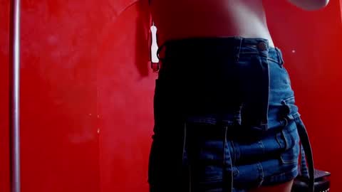 Snapshot of ambar_roux1 chatting on February 26, 2025, 7:27 pm ambar_roux1 online show from February 26, 2025, 7:27 pm