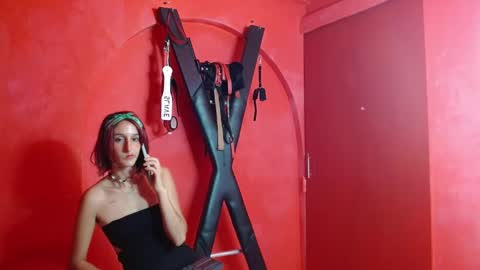 Snapshot of ambar_roux1 chatting on March 1, 2025, 5:16 pm ambar_roux1 online show from March 1, 2025, 5:16 pm