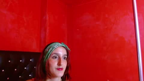 Snapshot of ambar_roux1 chatting on March 1, 2025, 11:37 pm ambar_roux1 online show from March 1, 2025, 11:37 pm