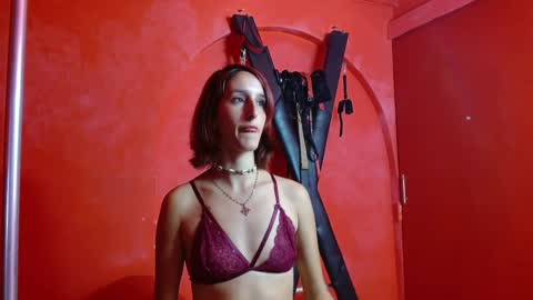 Snapshot of ambar_roux1 chatting on March 3, 2025, 1:42 pm ambar_roux1 online show from March 3, 2025, 1:42 pm
