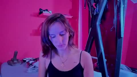 Snapshot of ambar_roux1 chatting on September 8, 2025, 5:23 pm ambar_roux1 online show from September 8, 2025, 5:23 pm