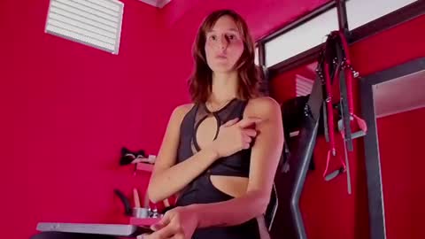 Snapshot of ambar_roux1 chatting on September 17, 2025, 1:35 pm ambar_roux1 online show from September 17, 2025, 1:35 pm