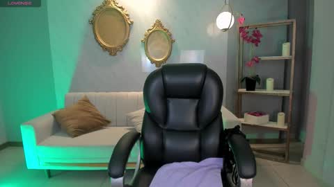 Snapshot of ambarjames_ chatting on September 16, 2025, 12:06 pm Ambar online show from September 16, 2025, 12:06 pm