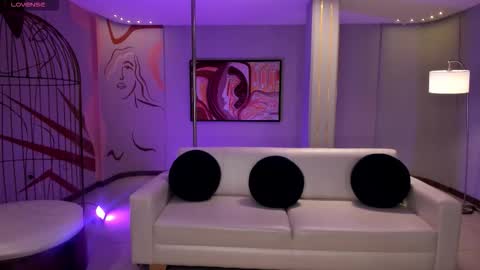 Snapshot of ambarjames_ chatting on October 14, 2025, 11:11 am Ambar online show from October 14, 2025, 11:11 am