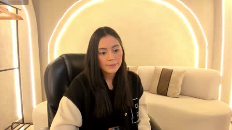 Snapshot of ambarjames_ chatting on November 6, 2025, 12:06 pm Ambar online show from November 6, 2025, 12:06 pm