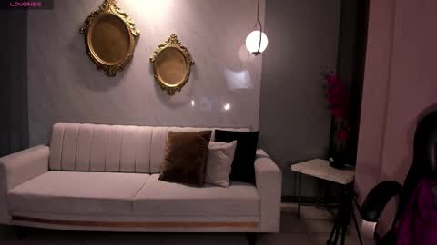 Snapshot of ambarjames_ chatting on November 18, 2025, 11:47 am Ambar online show from November 18, 2025, 11:47 am