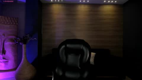 Snapshot of ambarjames_ chatting on November 28, 2025, 11:24 am Ambar online show from November 28, 2025, 11:24 am