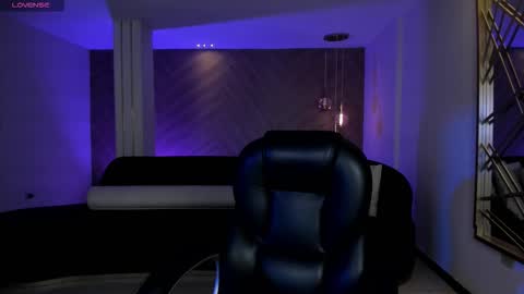 Snapshot of ambarjames_ chatting on December 4, 2025, 12:03 pm Ambar online show from December 4, 2025, 12:03 pm