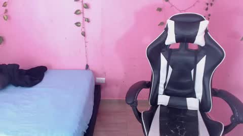 Snapshot of ambel_rose chatting on February 22, 2025, 11:46 pm ambel_rose online show from February 22, 2025, 11:46 pm