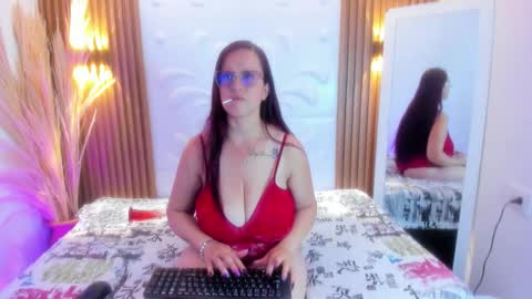 Snapshot of amber_bms chatting on February 4, 2026, 2:39 am MIA online show from February 4, 2026, 2:39 am