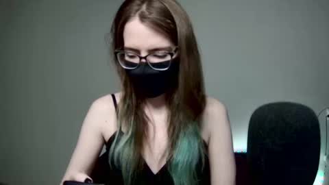 Amber non-nude model online show from October 10, 2025, 1:37 am