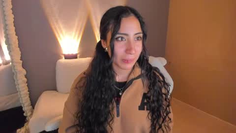 Snapshot of amber_curly chatting on February 17, 2025, 10:47 pm amber_curly online show from February 17, 2025, 10:47 pm