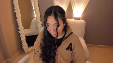 Snapshot of amber_curly chatting on February 27, 2025, 12:32 am amber_curly online show from February 27, 2025, 12:32 am