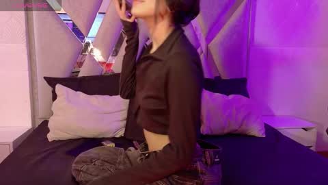 Snapshot of amber_fox09 chatting on September 19, 2025, 3:24 pm Amber online show from September 19, 2025, 3:24 pm