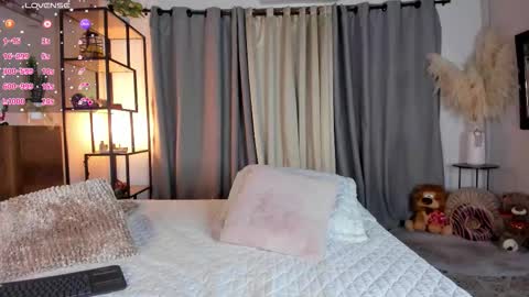 Snapshot of amber_maxwell chatting on November 13, 2025, 8:41 pm Amber online show from November 13, 2025, 8:41 pm