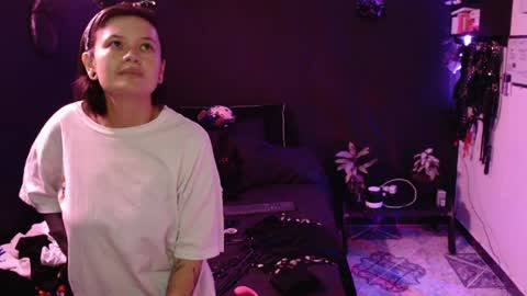 Snapshot of amber_rouss chatting on April 14, 2026, 2:28 am ROUSS online show from April 14, 2026, 2:28 am