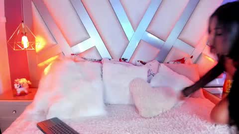 Snapshot of amber_villalobos chatting on March 4, 2025, 4:27 am Tell me Amber online show from March 4, 2025, 4:27 am