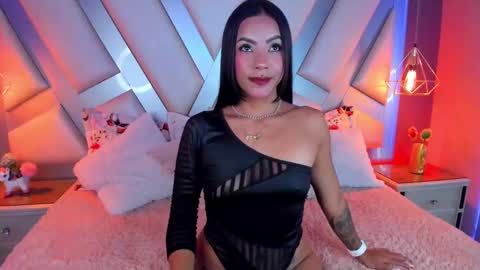 Snapshot of amber_villalobos chatting on March 6, 2025, 3:57 am Tell me Amber online show from March 6, 2025, 3:57 am