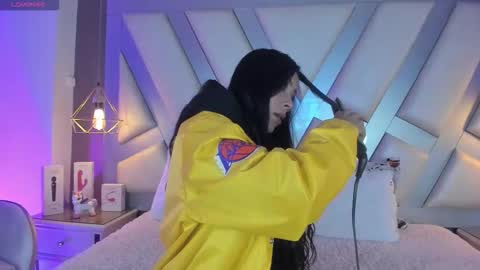 Snapshot of amber_villalobos chatting on December 17, 2025, 5:46 am Tell me Amber online show from December 17, 2025, 5:46 am