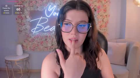 Snapshot of amberfarrell chatting on March 8, 2026, 5:28 pm Amber online show from March 8, 2026, 5:28 pm