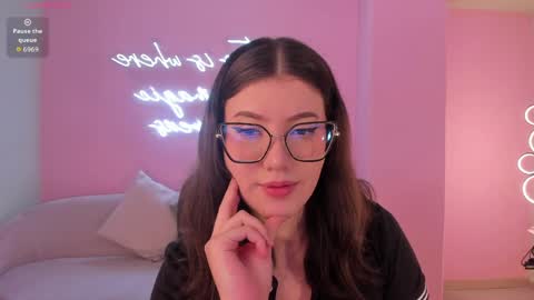 Snapshot of amberfarrell chatting on April 10, 2026, 8:02 pm Amber online show from April 10, 2026, 8:02 pm