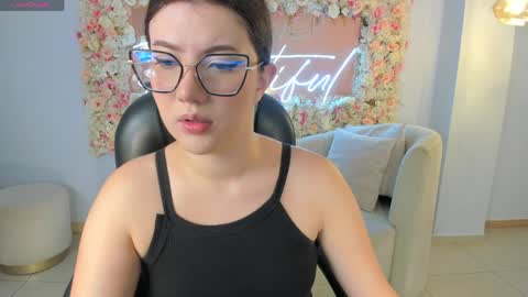 Snapshot of amberfarrell chatting on April 12, 2026, 5:18 pm Amber online show from April 12, 2026, 5:18 pm