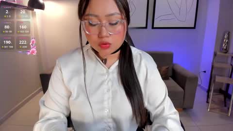 Amber  online show from February 19, 2025, 6:33 am