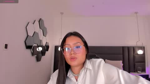 Amber  online show from October 15, 2025, 4:23 am