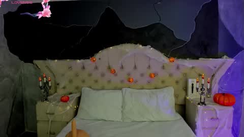 Snapshot of amberrgrey_ chatting on October 13, 2025, 5:57 pm Amber Grey online show from October 13, 2025, 5:57 pm