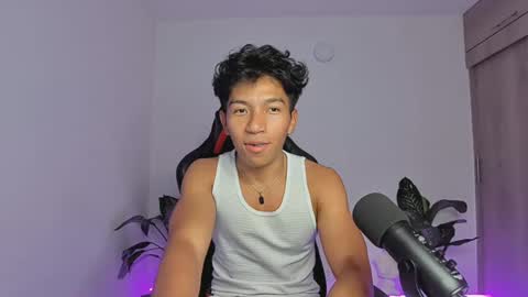 Snapshot of amdrix21 chatting on February 14, 2025, 12:51 am Amdrix online show from February 14, 2025, 12:51 am