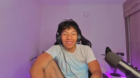 Snapshot of amdrix21 chatting on February 14, 2025, 5:19 am Amdrix online show from February 14, 2025, 5:19 am