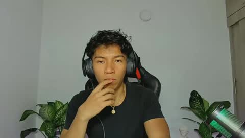 Snapshot of amdrix21 chatting on February 16, 2025, 3:37 am Amdrix online show from February 16, 2025, 3:37 am