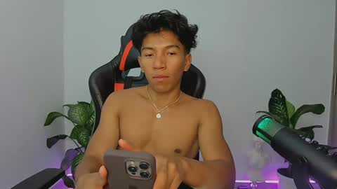 Snapshot of amdrix21 chatting on February 16, 2025, 6:43 am Amdrix online show from February 16, 2025, 6:43 am