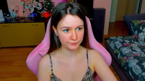 Snapshot of ameli_moon chatting on February 8, 2026, 2:53 pm Eileen online show from February 8, 2026, 2:53 pm