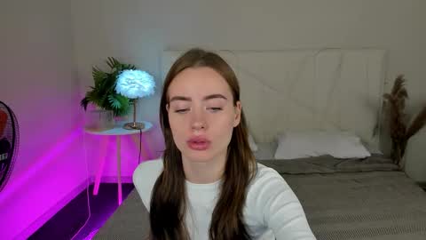 Snapshot of ameli_povilainn chatting on October 14, 2025, 11:00 am Ameli online show from October 14, 2025, 11:00 am