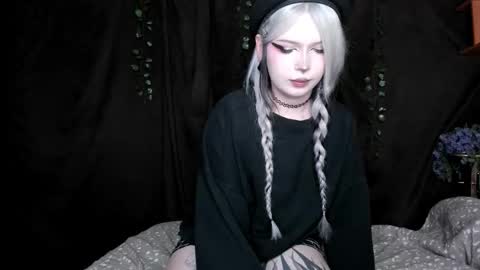 Snapshot of amelia__miller chatting on November 26, 2025, 4:52 pm Amelia online show from November 26, 2025, 4:52 pm