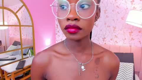 Snapshot of amelia_adms chatting on February 20, 2025, 1:14 am Amelia Adams online show from February 20, 2025, 1:14 am