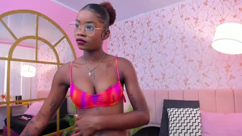 Snapshot of amelia_adms chatting on February 25, 2025, 7:14 pm Amelia Adams online show from February 25, 2025, 7:14 pm