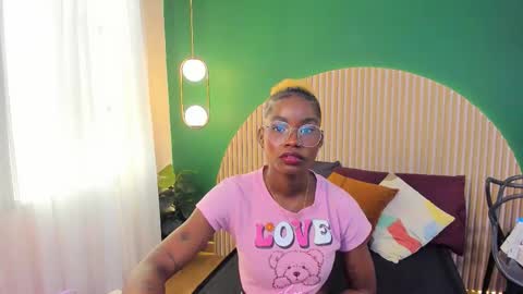 Snapshot of amelia_adms chatting on November 14, 2025, 7:12 pm Amelia Adams online show from November 14, 2025, 7:12 pm