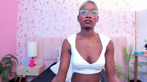 Snapshot of amelia_adms chatting on November 19, 2025, 7:14 pm Amelia Adams online show from November 19, 2025, 7:14 pm